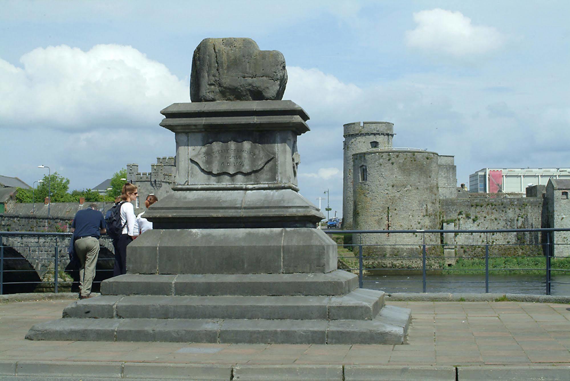 Troy Self Catering Village Limerick Ireland Экстерьер фото